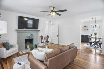 Image de Dogwood: 3 bedroom near the Medical District