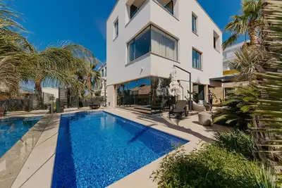 Image de Villa Black & Gold with Pool