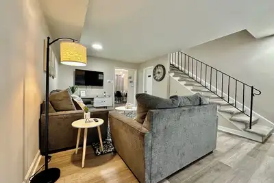 Image de Modern Townhome w/ Balcony • Walk to Fuse Stadium