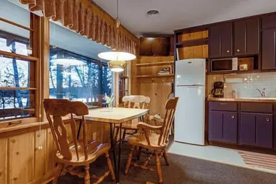 Image de Updated Rustic Lakefront Retreat in Northwoods