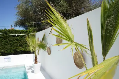 Image de Villa Pastida - Private Jacuzzi & Pool Nearby City