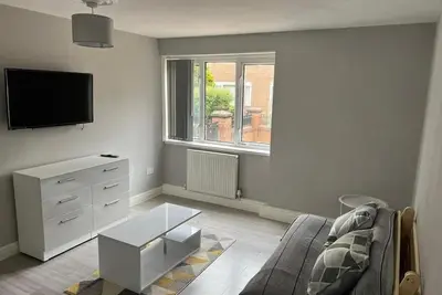 Image de 10 mins to Liverpool city centre, Stadium and Lime Street Train Station<br>