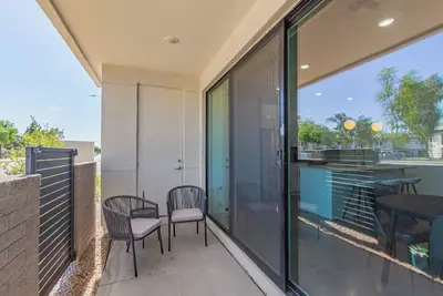 Image de Paloma-2 Townhomes-Balconies-In Downtown Chandler