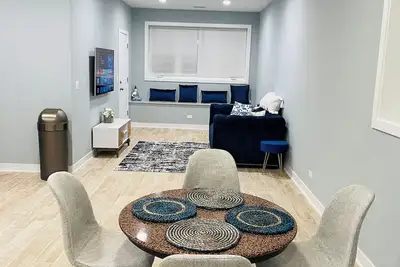 Image de Spacious brand new condo - 15 mins from downtown Chicago! Sleeps 4