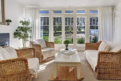 Image de Rose Cottage - Mayfield Vineyard Orange