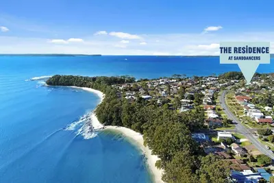 Image de Sanddancers: Space & privacy for group travellers moments to white sandy beaches