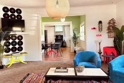 Image de Neon Flamingo Oasis in Sherman