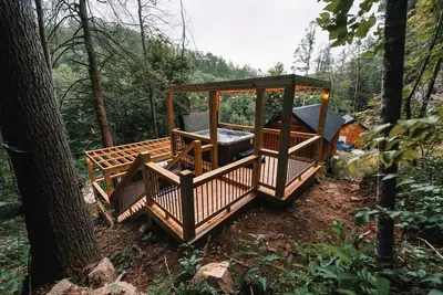Image de Boulder Hot Tub Cabin | Sleeps 4 | Fire Pit & View