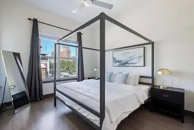 Image de Chic Urban Loft | Uab + Downtown Walkable