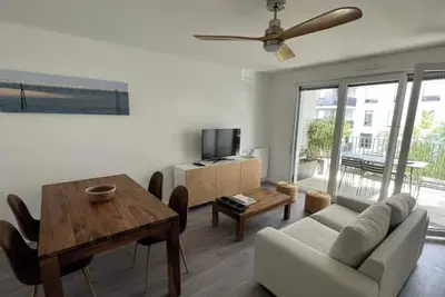 Image de Appartement cosy 80m2 au pied du tram de Bordeaux