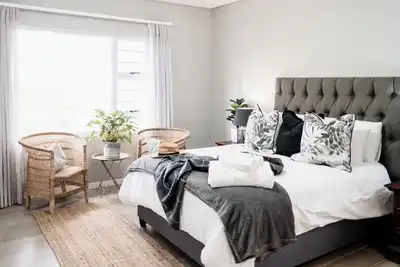 Image de The Beach Retreat -  Modern comfort and luxury! Walk to the Beach!