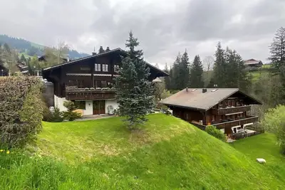 Vibrant 3-bedroom Ski Chalet In Gstaad