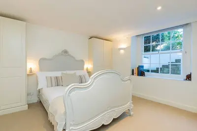 Image de Pass the Keys | Stunning garden flat with parking
