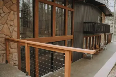 Image de Newly renovated-Hocking Hills retreat+hot tub+pond