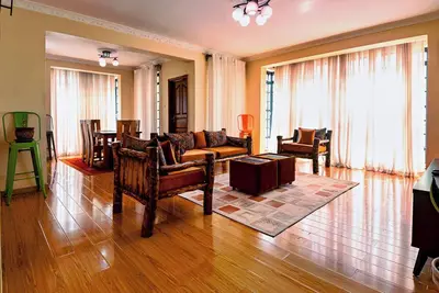 Serene Haven in Kileleshwa Suburbs 10mins to the City, 5mins to Arboretum park.
