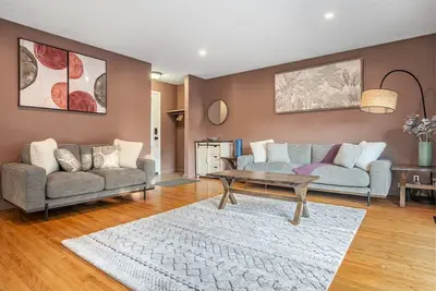 Image de The Rosy Larch | Pet + Family Friendly | Central