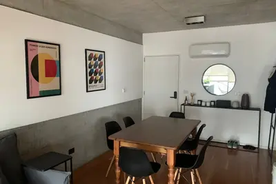 Image de Modern apartment, close to best bars and just one block away from the subway