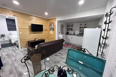 Image de Quaint cottage with a beautiful view.