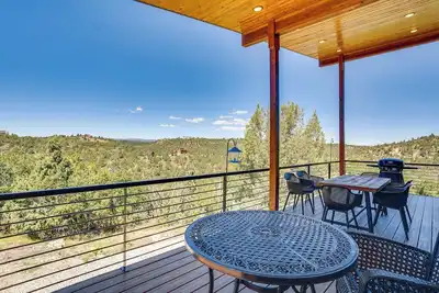 Image de Newly Built, Modern Alton Cabin on 4 Acres!