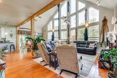 Image de Palmer Getaway w/ Mountain Views & Fire Pit!