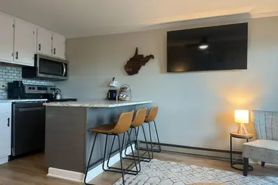 Image de 2br/2ba Ski/Bike/Hike in/out slope side condo at Mountain Lodge in Snowshoe, Wv