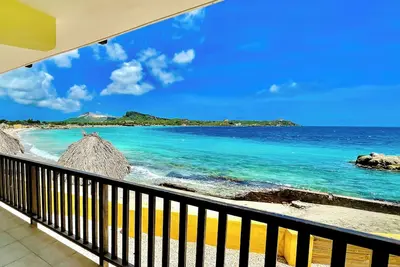 Image de 2 Bedroom Beachfront Condo in Jan Thiel. Great location for snorkeling/diving.