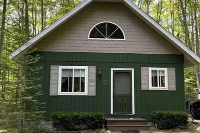 Image de Horn HideAway: Wooded Cottage, Kayakers Welcome!