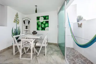 Image de Casa Mexicana; Security, Malls nearby, Zona Esmeralda 10 minutes away