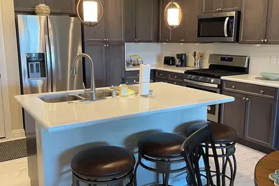 Image de Upscale fully furnished/equipped townhouse, guard/gate Strip/golf course view