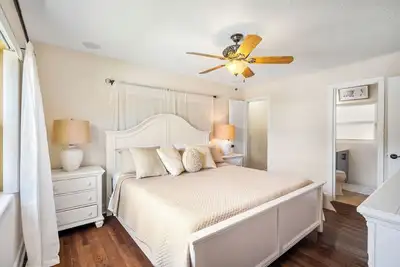 Image de 1. 5/h theme parks, close to mall, golf course, 15min to beach, 5min Downtown!