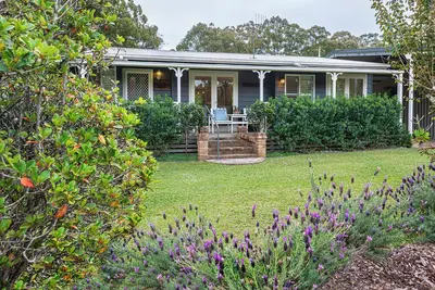 Image de 🐓Grovewood🐓 coast & country escape- 7 minutes to Old Bar Beach!