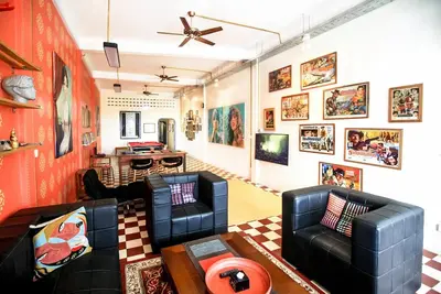 Image de Arty and modern 3 bedrooms house. Family or group of friends are welcome.