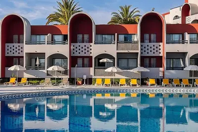 Image de Comfort and Convenience! Spacious and Fully-furnished 1br Close to Oura Beach!