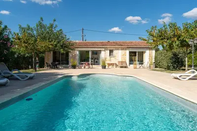 Image de Villa \"Piscine\" avec piscine partagée, terrasse privée et Wi-Fi