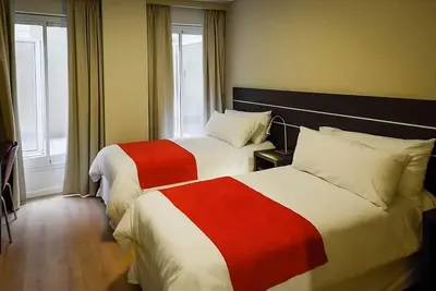 Image de Spacious Unit for a Group Stay | 10-min walk to Plaza de Mayo & Casa Rosada