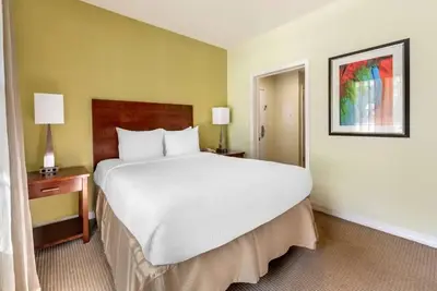 Image de A Place You'll Surely Enjoy! Outdoor Pool, Full Kitchen, Free Shuttle!