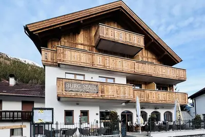 Image de Burgstadl Aparthotel & Restaurant - Ferienwohnung mit Begblick