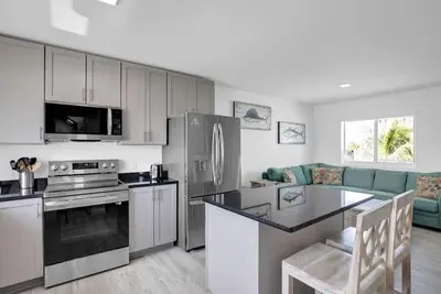 Gated Oceanfront Heated Pool