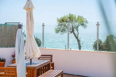 Image de Stunning terrace with ocean view