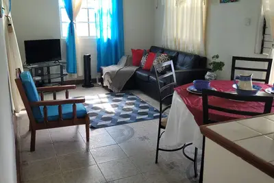 Cozy 1-bedroom apartment in wonderful Weston with WiFi