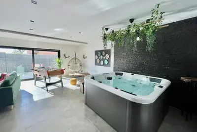 Image de Magnifique villa avec jacuzzi.
