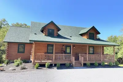 Image de Alpine Valley | New Build + Hot Tub & Near Wisp!