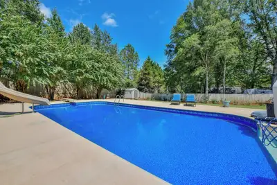 Image de Running Back Roost - Swimming Pool, Fenced in, & More!