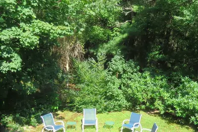 Nature lovers delight! Quiet location close to beaches, stores and restaurants.