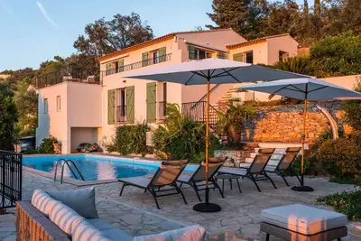 Image de Family house in the Côte d'Azur - Sea view & large swimmingpool