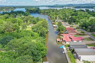 Image de Lake Life right on Lake Hamilton. 5 miles from Oaklawn Racing and Casino