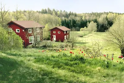 Image de Peaceful country living with wifi and boat