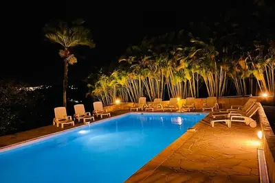 Image de Appartement F4 avec entrée et parking privatifs, piscine et barbecue.