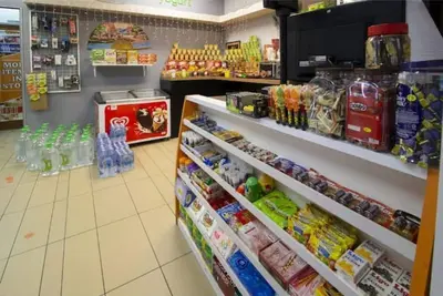 Image de New! Elegant B&W 3br  7mins to Klcc  Up to 8pax