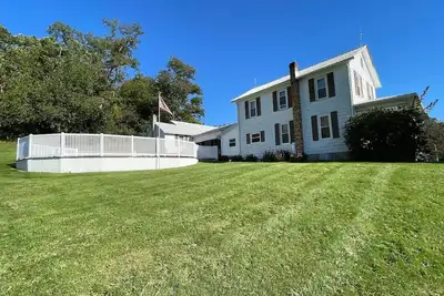 Image de Beautifully Updated Country Home